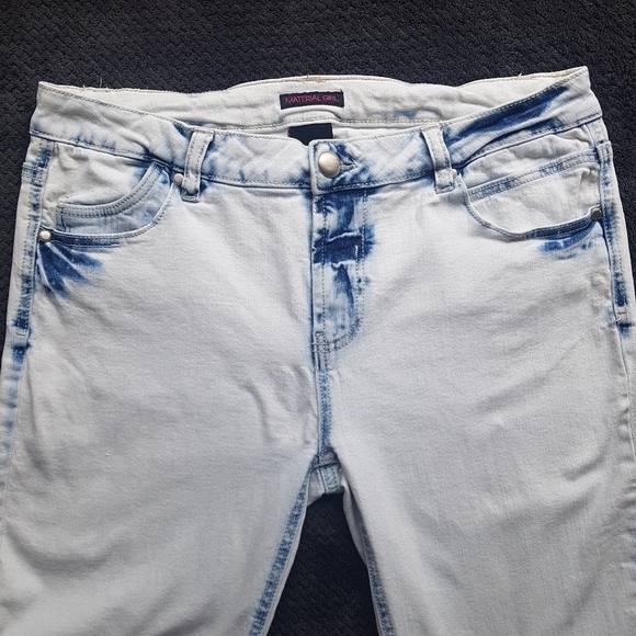 Material Girl Bleach Dye Jeans - Picture 5 of 11
